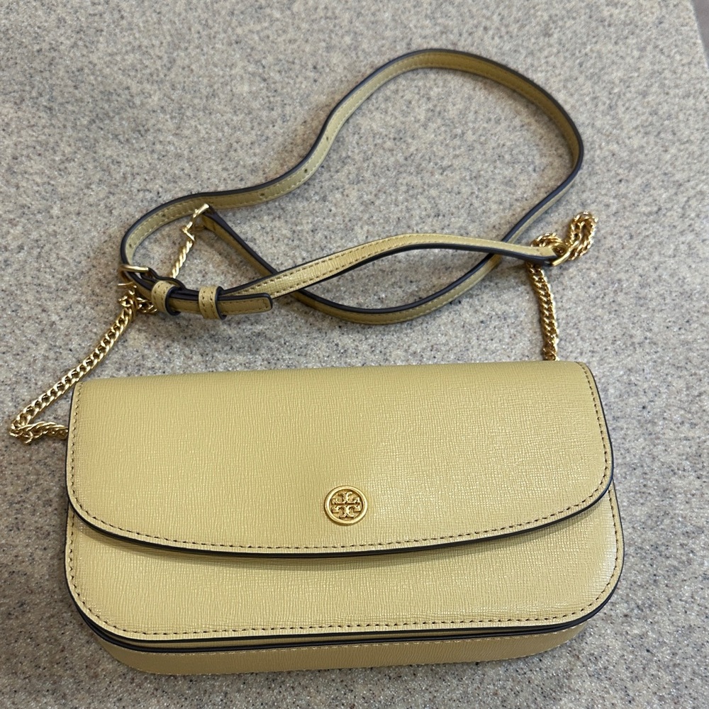 Tory Burch Pale Gold/Yellow Crossbody Bag. Chain and Leather strap